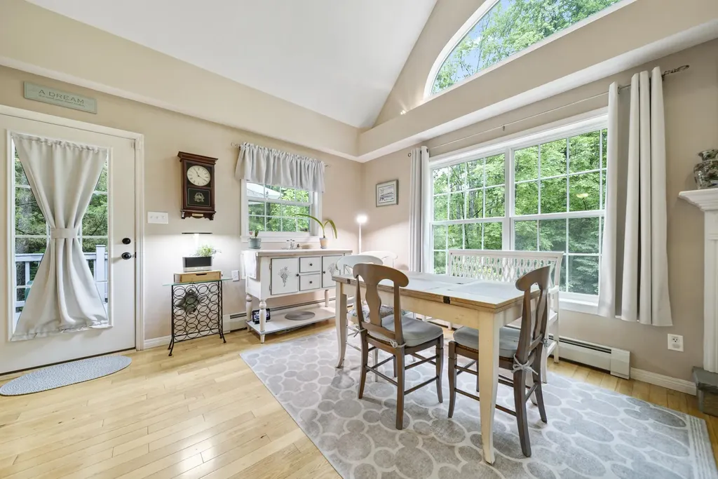 21 Lewis Lane Concord NH 03301