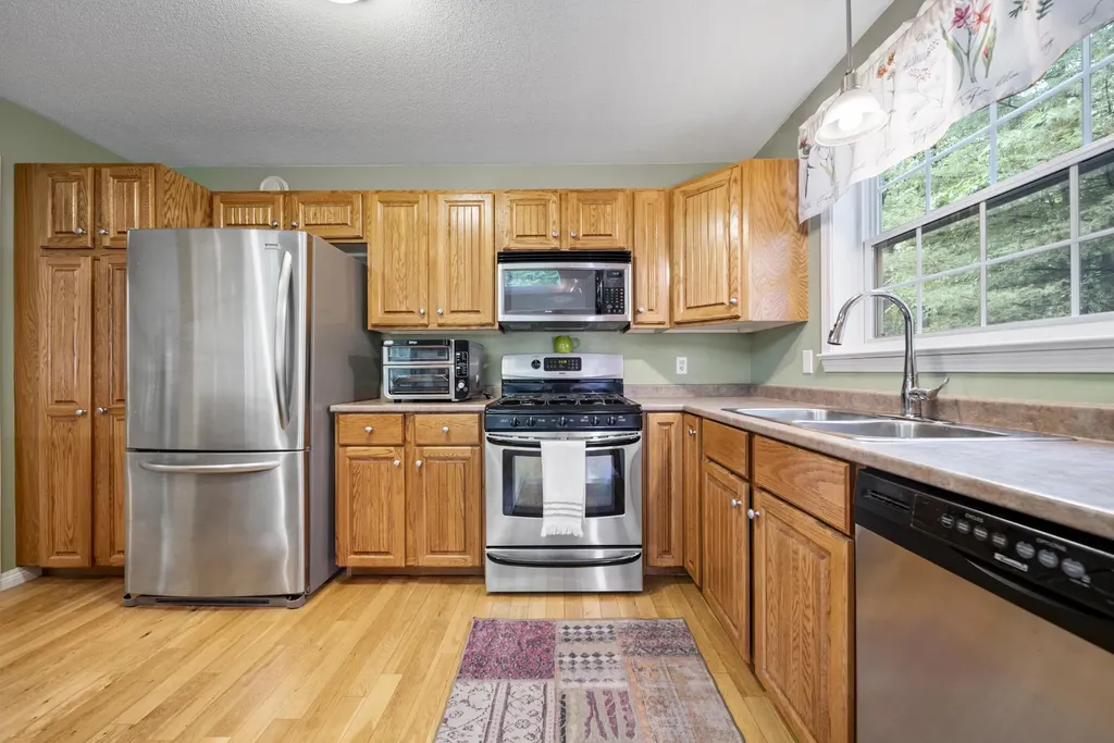 21 Lewis Lane Concord NH 03301