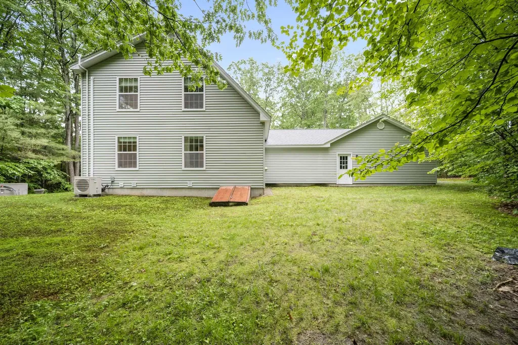 21 Lewis Lane Concord NH 03301