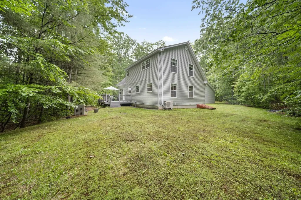 21 Lewis Lane Concord NH 03301