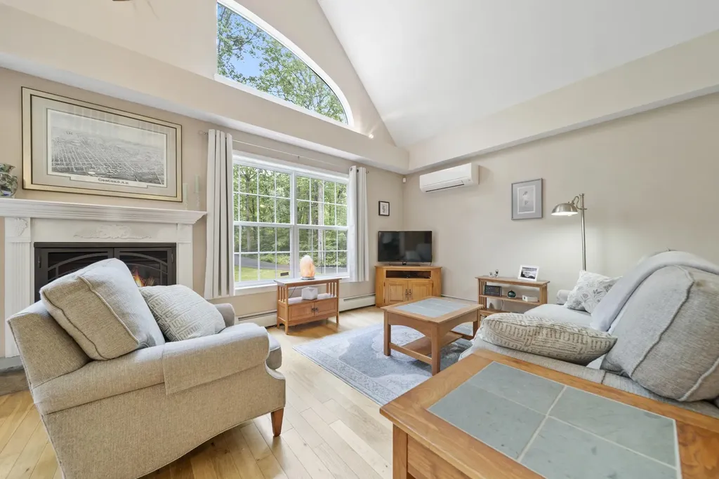 21 Lewis Lane Concord NH 03301