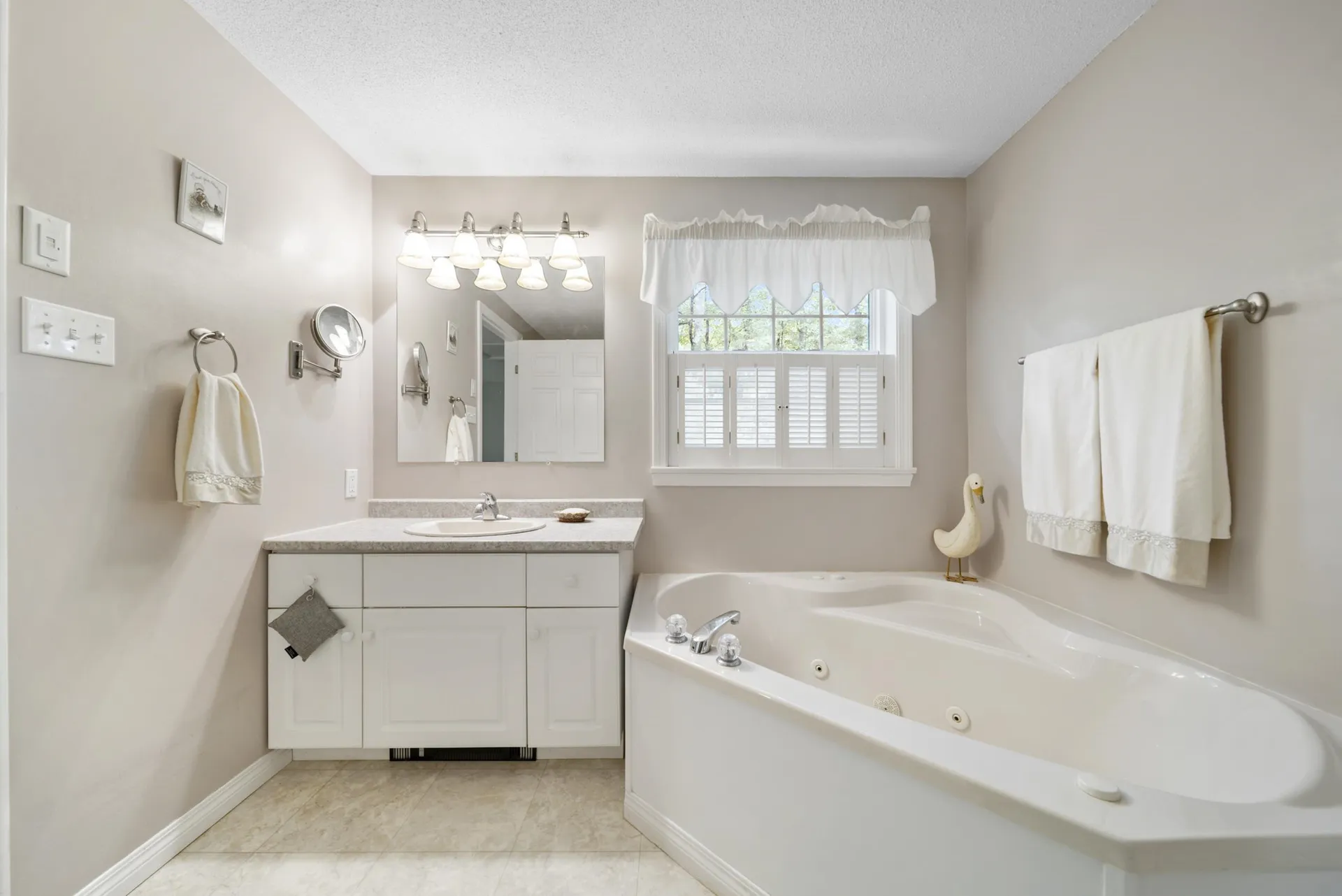 21 Lewis Lane Concord NH 03301