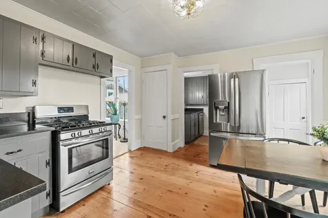 261 Main Avenue South Hampton NH 03827