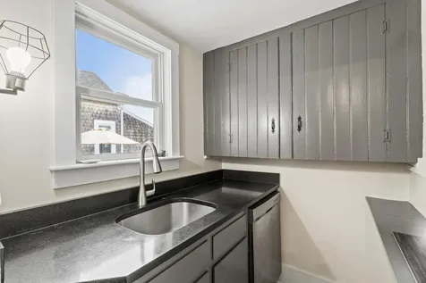 261 Main Avenue South Hampton NH 03827