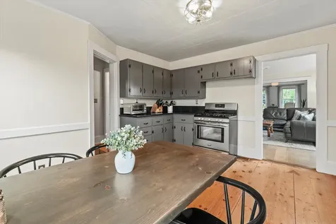 261 Main Avenue South Hampton NH 03827