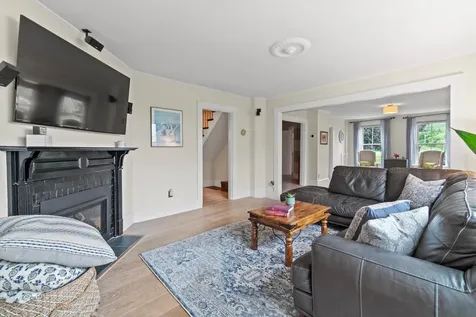 261 Main Avenue South Hampton NH 03827