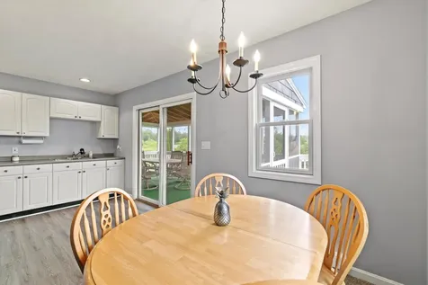 261 Main Avenue South Hampton NH 03827