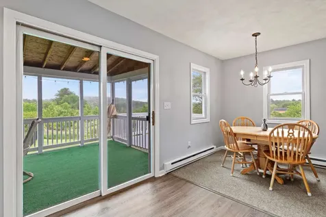 261 Main Avenue South Hampton NH 03827
