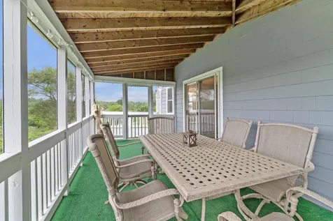261 Main Avenue South Hampton NH 03827