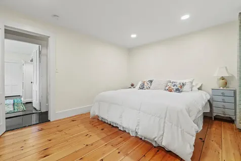 261 Main Avenue South Hampton NH 03827