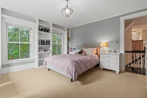 261 Main Avenue South Hampton NH 03827
