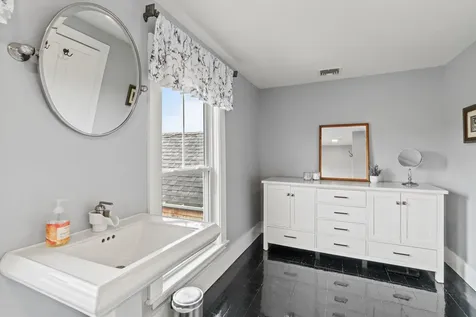 261 Main Avenue South Hampton NH 03827