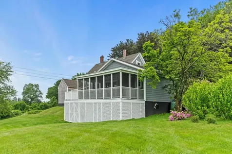 261 Main Avenue South Hampton NH 03827