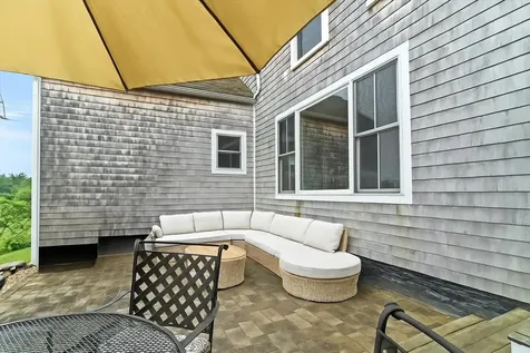 261 Main Avenue South Hampton NH 03827