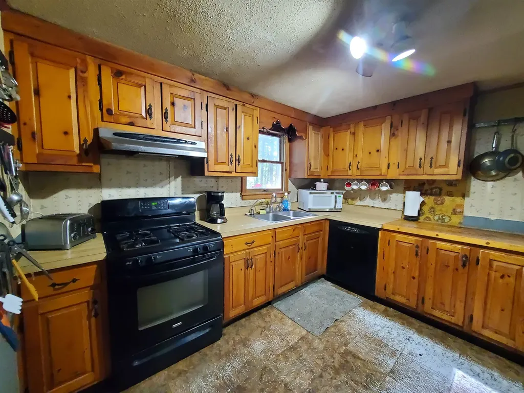 9 Stark Hill Road Canaan NH 03741