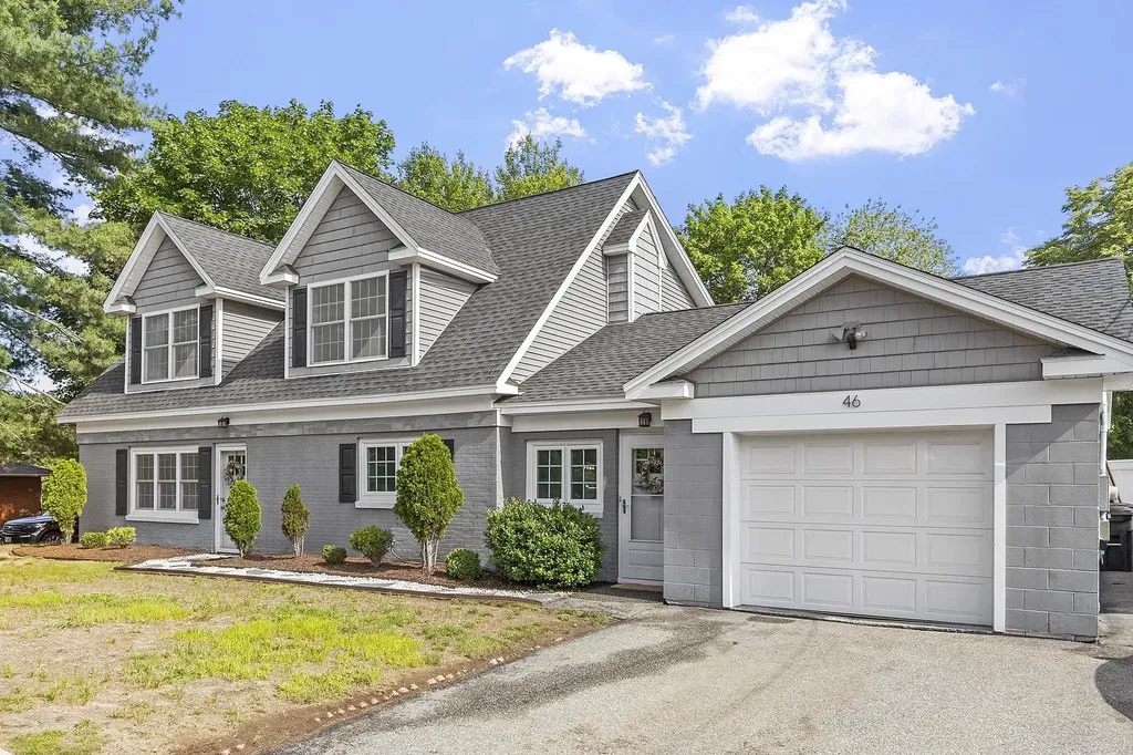 46 School Street Salem NH 03079