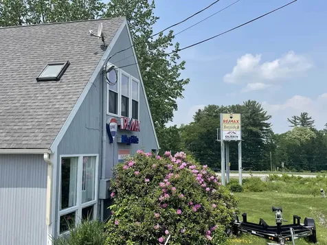 208 Daniel Webster Highway Meredith NH 03253