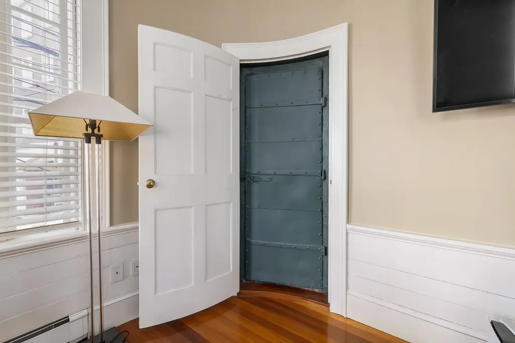 73 Daniel Street Portsmouth NH 03801