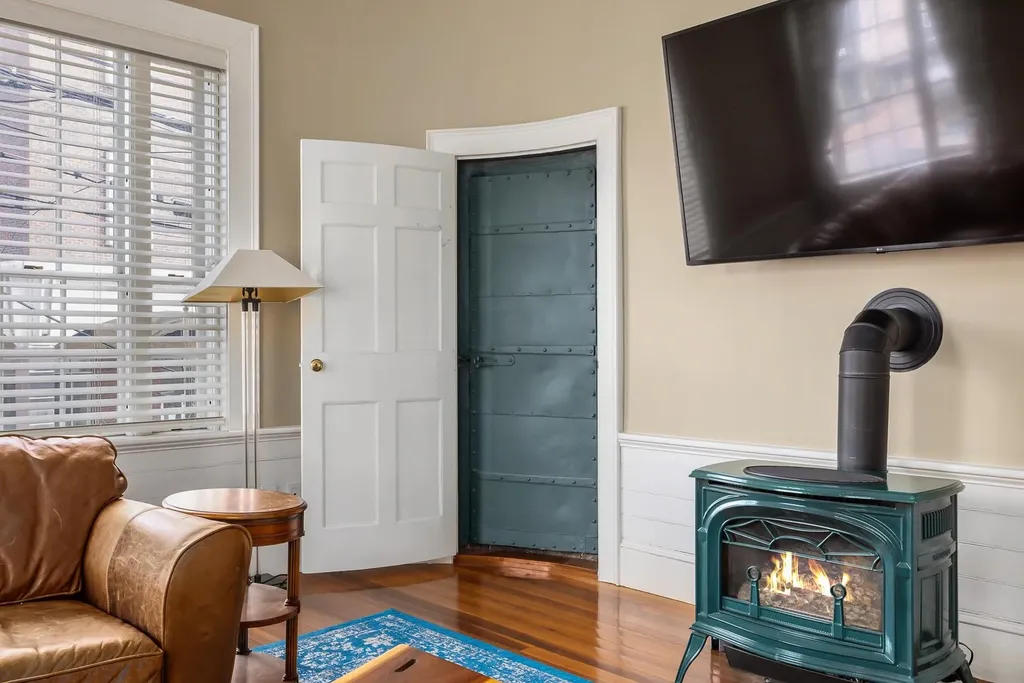 73 Daniel Street Portsmouth NH 03801