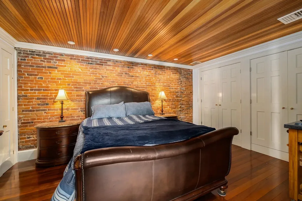 73 Daniel Street Portsmouth NH 03801