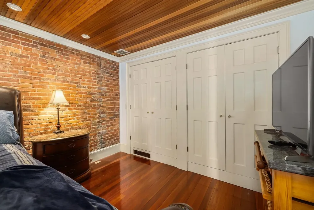 73 Daniel Street Portsmouth NH 03801