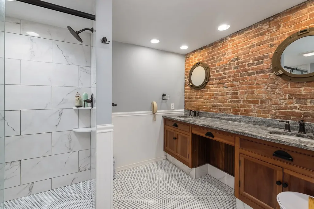 73 Daniel Street Portsmouth NH 03801