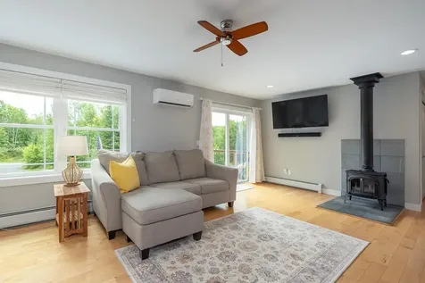 52 Jeffrey Drive Sunapee NH 03782