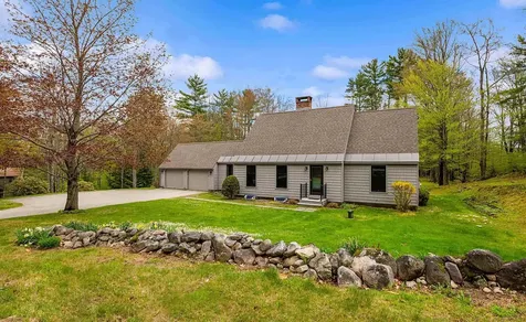 118 Old Coach Road New London NH 03257