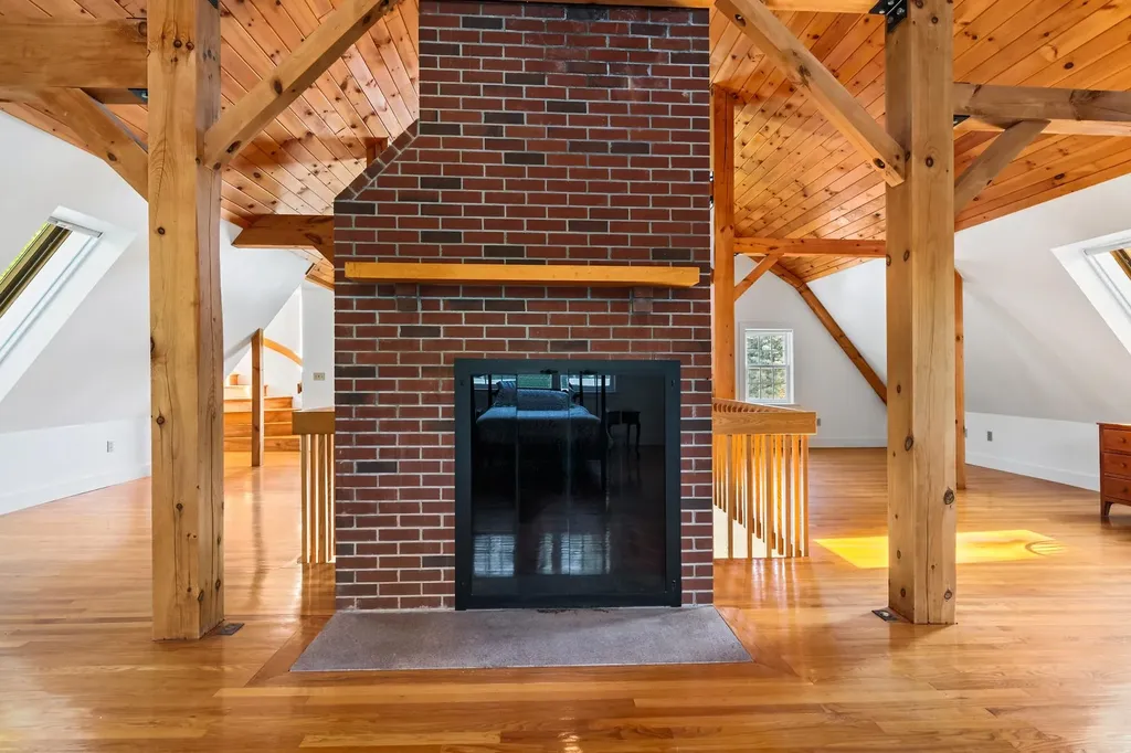 157 Seamans Road New London NH 03257