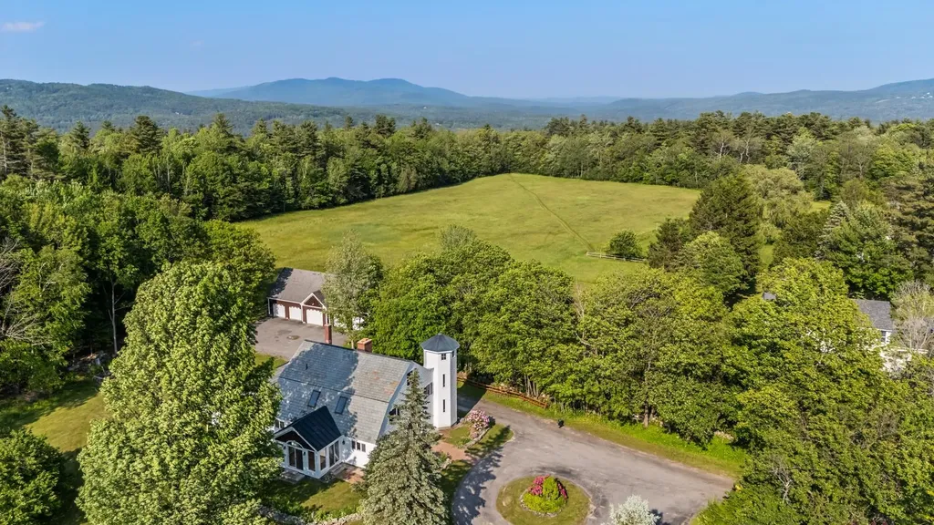 157 Seamans Road New London NH 03257