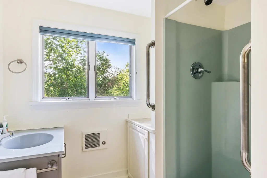 157 Seamans Road New London NH 03257