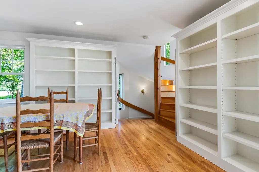 157 Seamans Road New London NH 03257