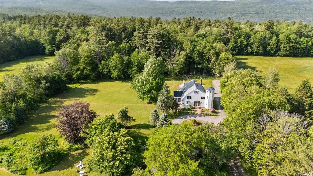 157 Seamans Road New London NH 03257