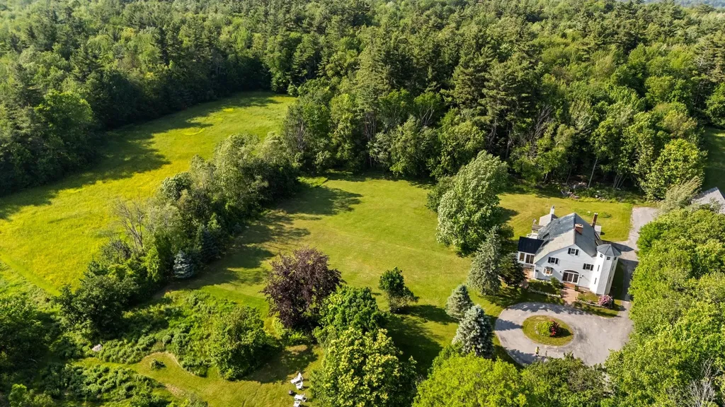 157 Seamans Road New London NH 03257