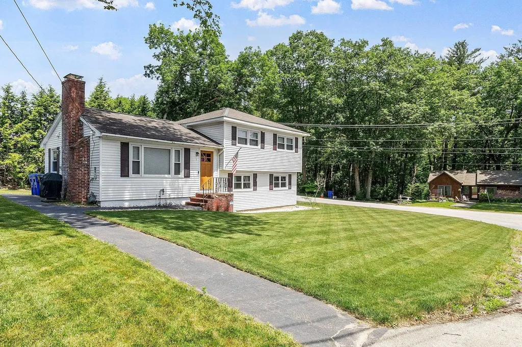 1 Hemlock Street Hudson NH 03051