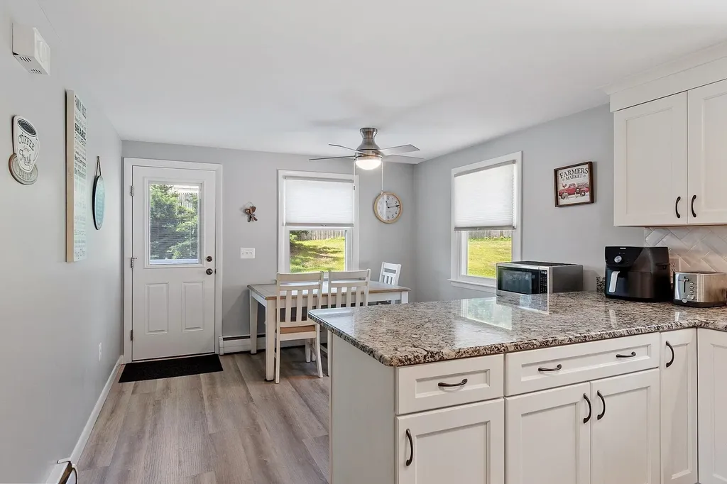 1 Hemlock Street Hudson NH 03051