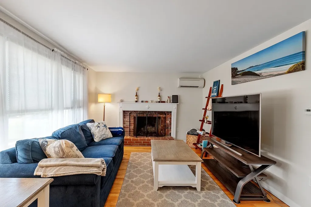 1 Hemlock Street Hudson NH 03051