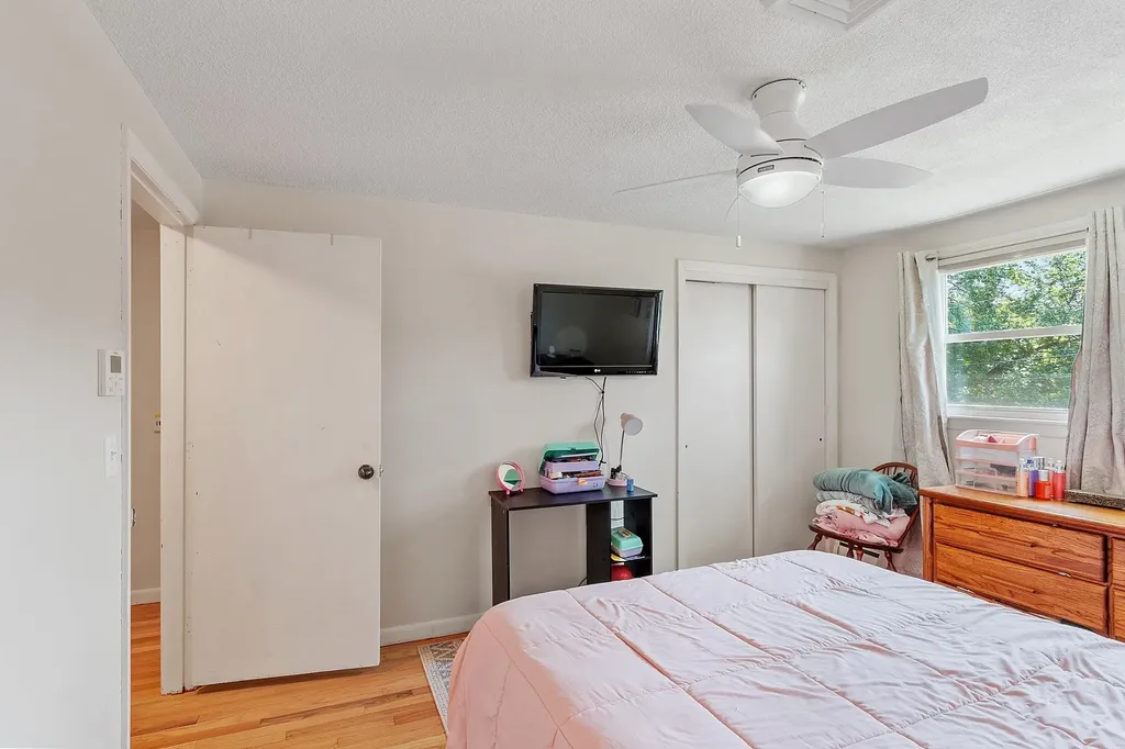 1 Hemlock Street Hudson NH 03051