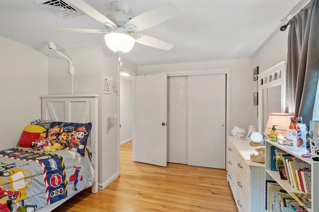 1 Hemlock Street Hudson NH 03051