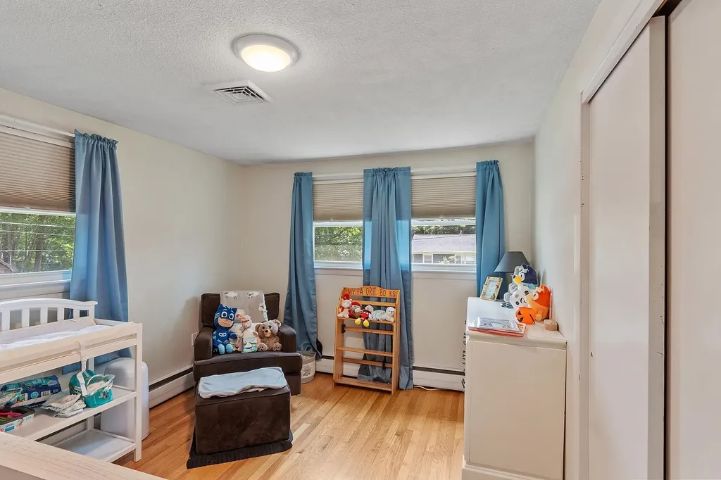 1 Hemlock Street Hudson NH 03051