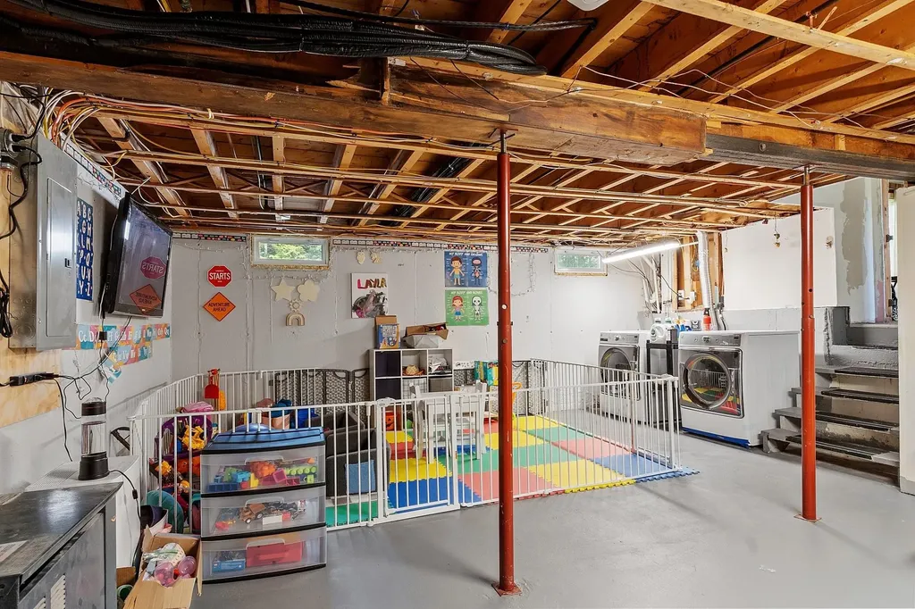 1 Hemlock Street Hudson NH 03051