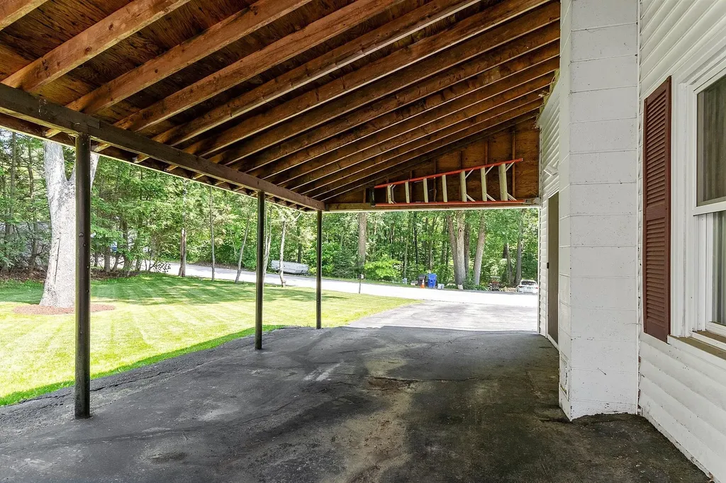 1 Hemlock Street Hudson NH 03051