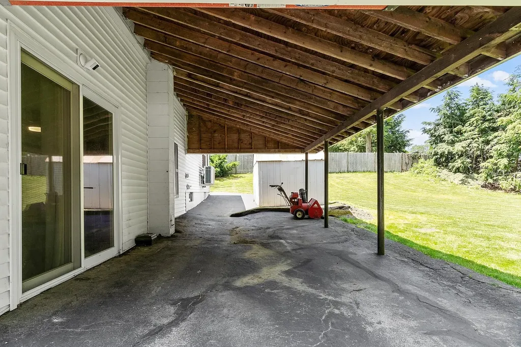 1 Hemlock Street Hudson NH 03051