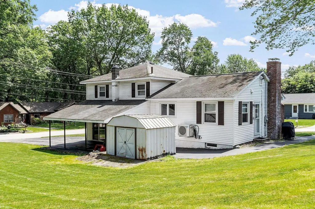 1 Hemlock Street Hudson NH 03051