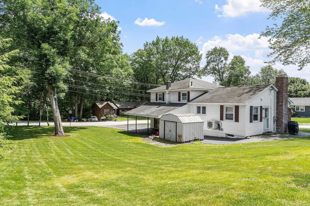 1 Hemlock Street Hudson NH 03051