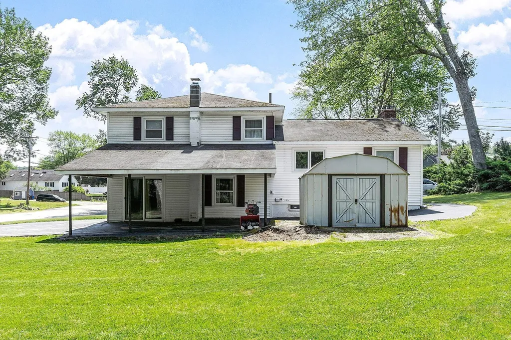 1 Hemlock Street Hudson NH 03051