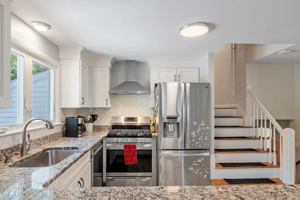 1 Hemlock Street Hudson NH 03051