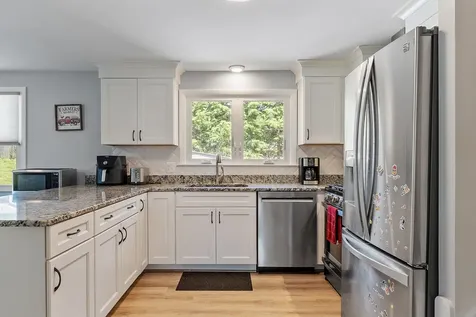 1 Hemlock Street Hudson NH 03051