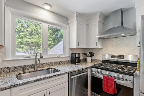 1 Hemlock Street Hudson NH 03051