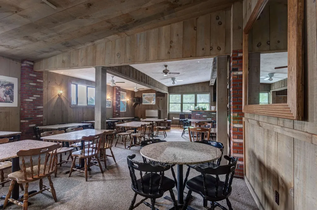 626 White Mountain Highway Tamworth NH 03886